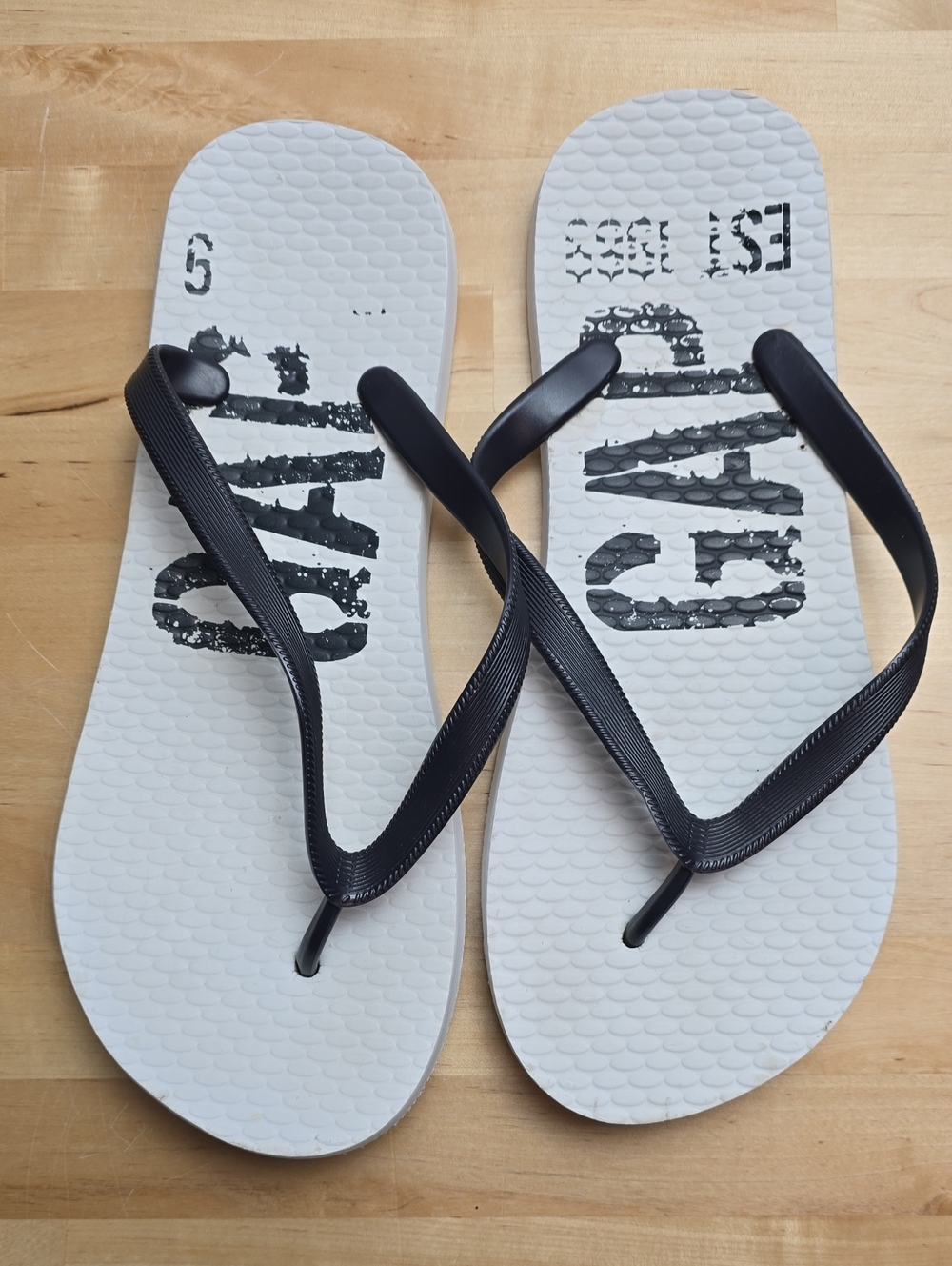 Gap White Logo Flip-Flops Unisex Men's 9 or Women's 11*